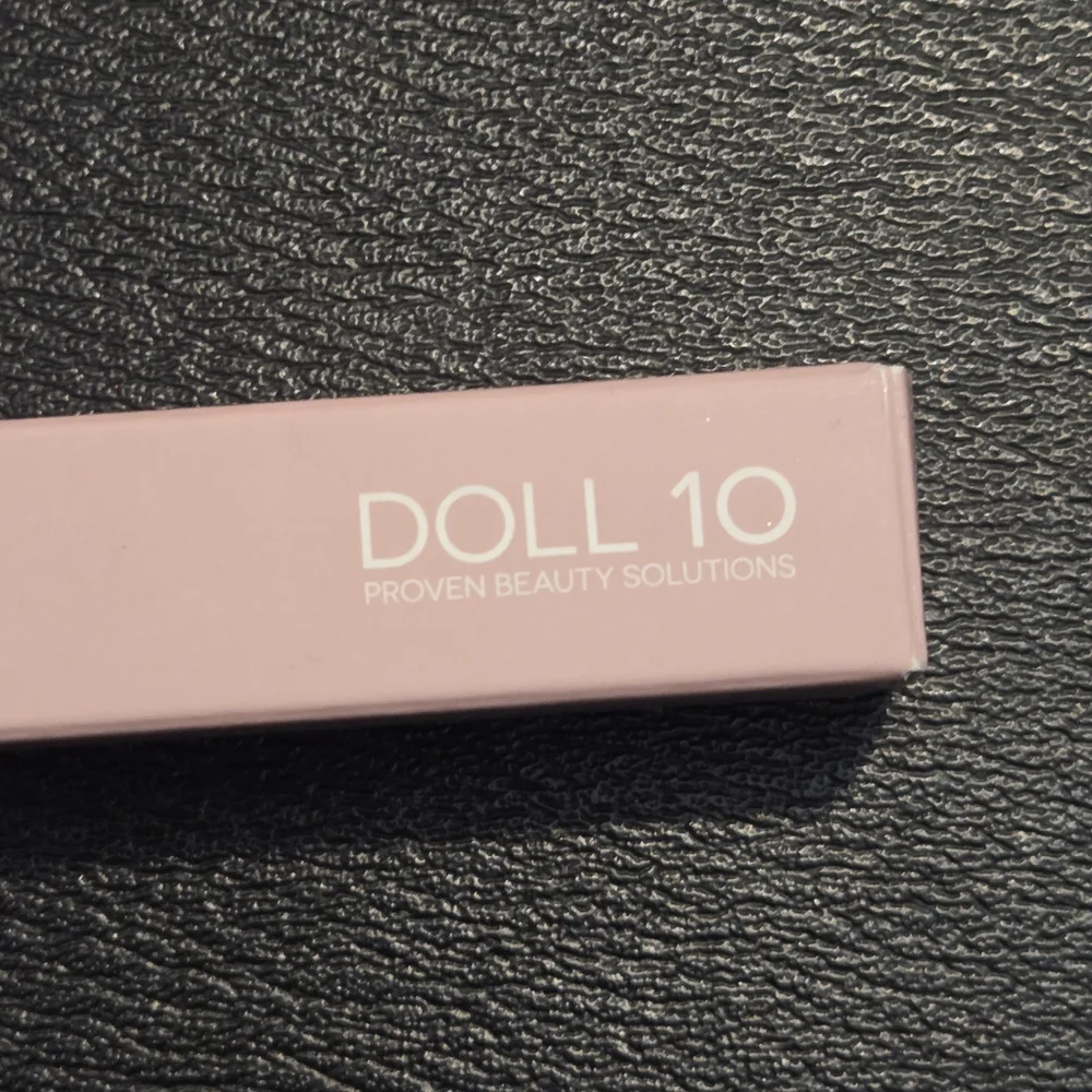 Doll 10 Mascara She's Precision Mascara She's An Icon in Brown